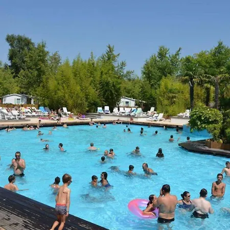 Campingplads Confort Pour 12 Pers: Double Mobile-home Avec Terrasse - Api-1-52-1604 Mézos