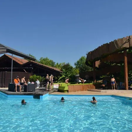 Confort Pour 12 Pers: Double Mobile-home Avec Terrasse - Api-1-52-1604 *